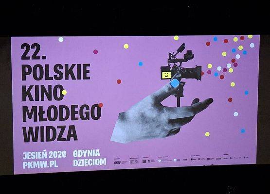 Klasa 8b na filmowej lekcji wrażliwości grafika